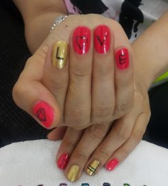 Nail-A-Holics Abu Dhabi